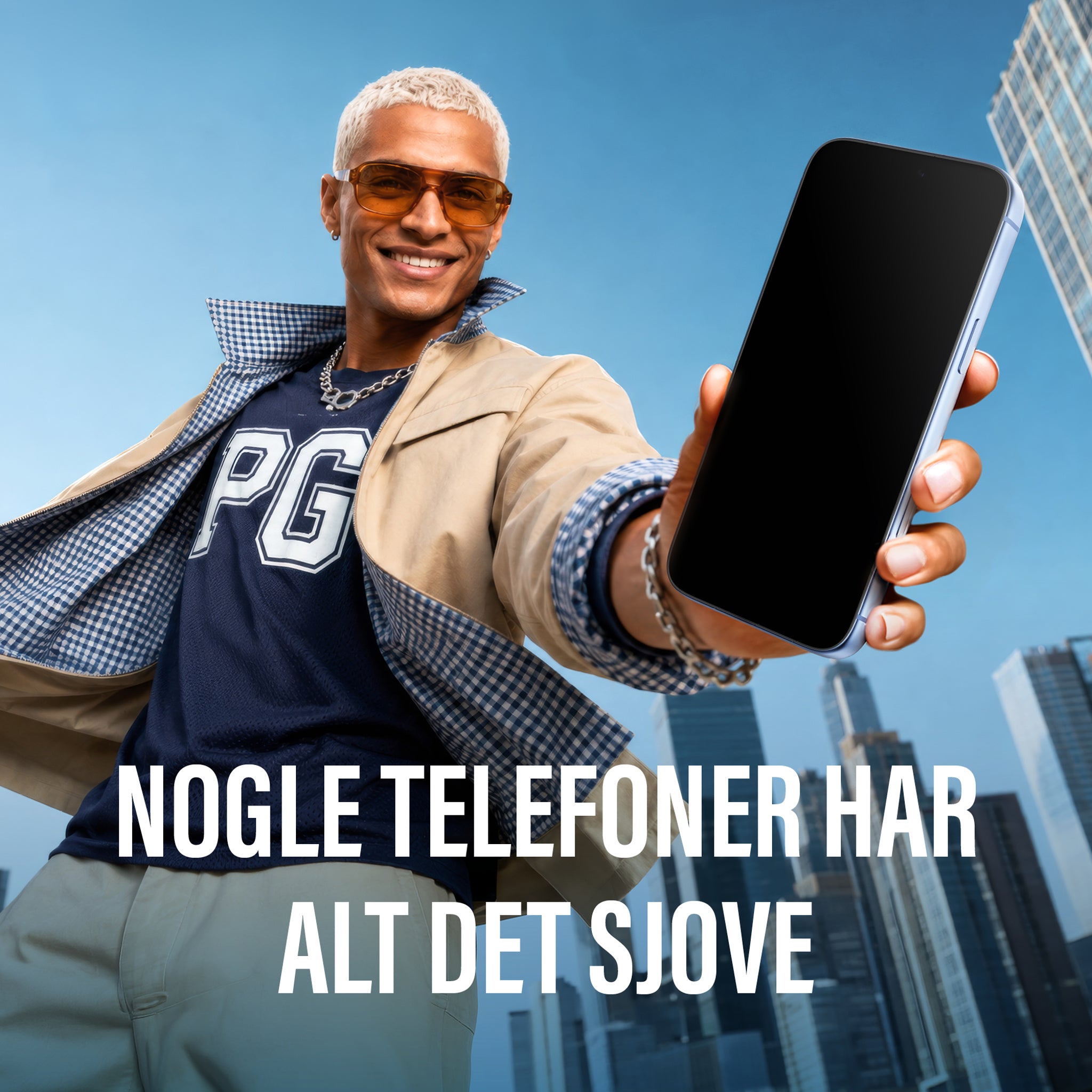 PanzerGlass® Skærmbeskyttelse iPhone 18 Pro Max | 17 Pro Max | Ultra-Wide Fit m. EasyAligner