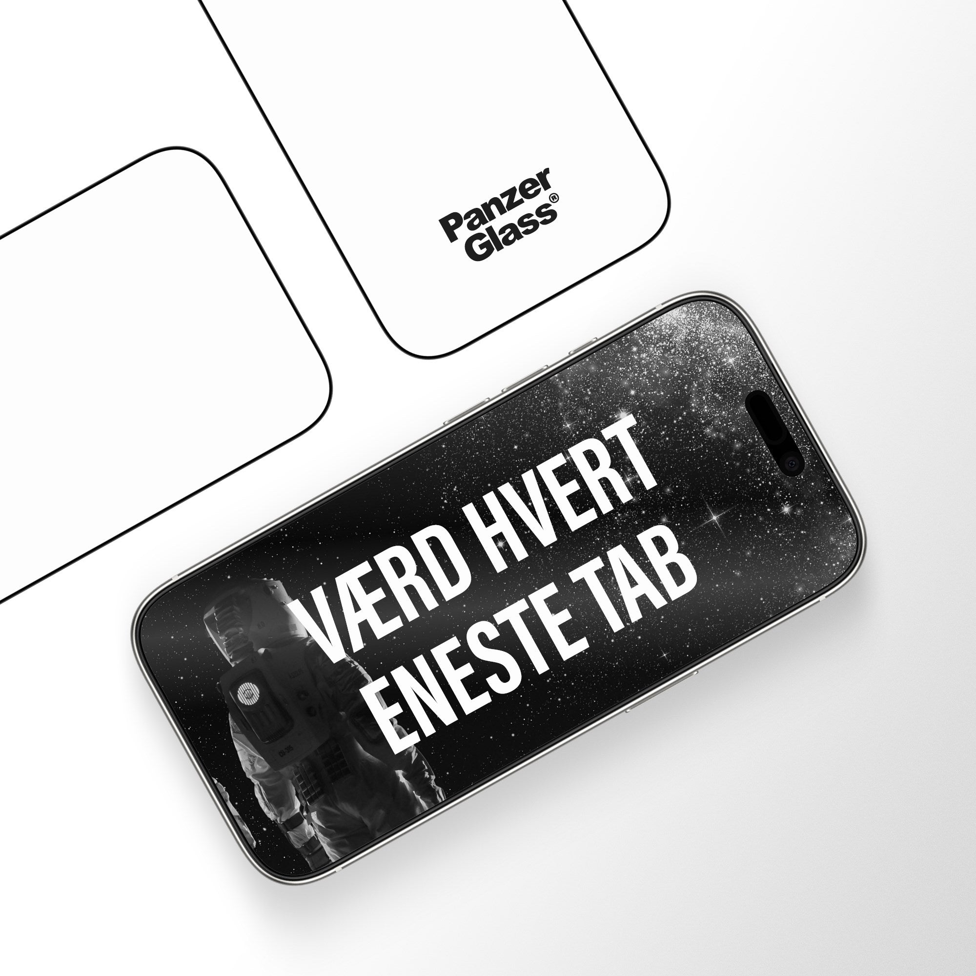 PanzerGlass® Ceramic II Skærmbeskyttelse iPhone 17 | iPhone 16 Pro | Ultra-Wide Fit m. EasyAligner